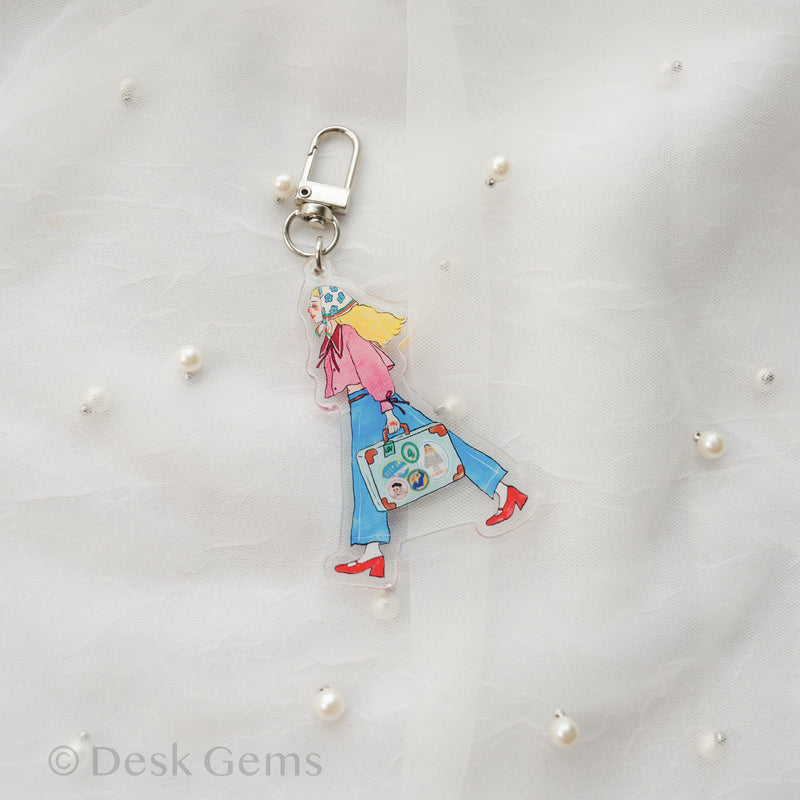 La Dolce Vita Acrylic Charm - Girl Traveling