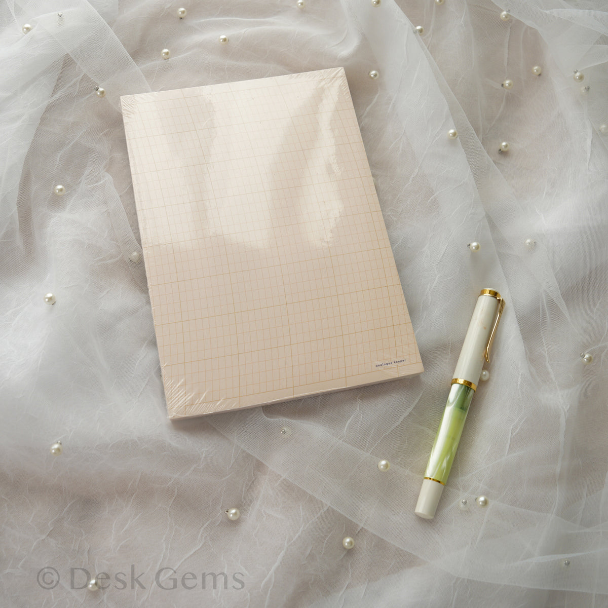 Analogue Keeper Oval Grid Memo Pad - B6