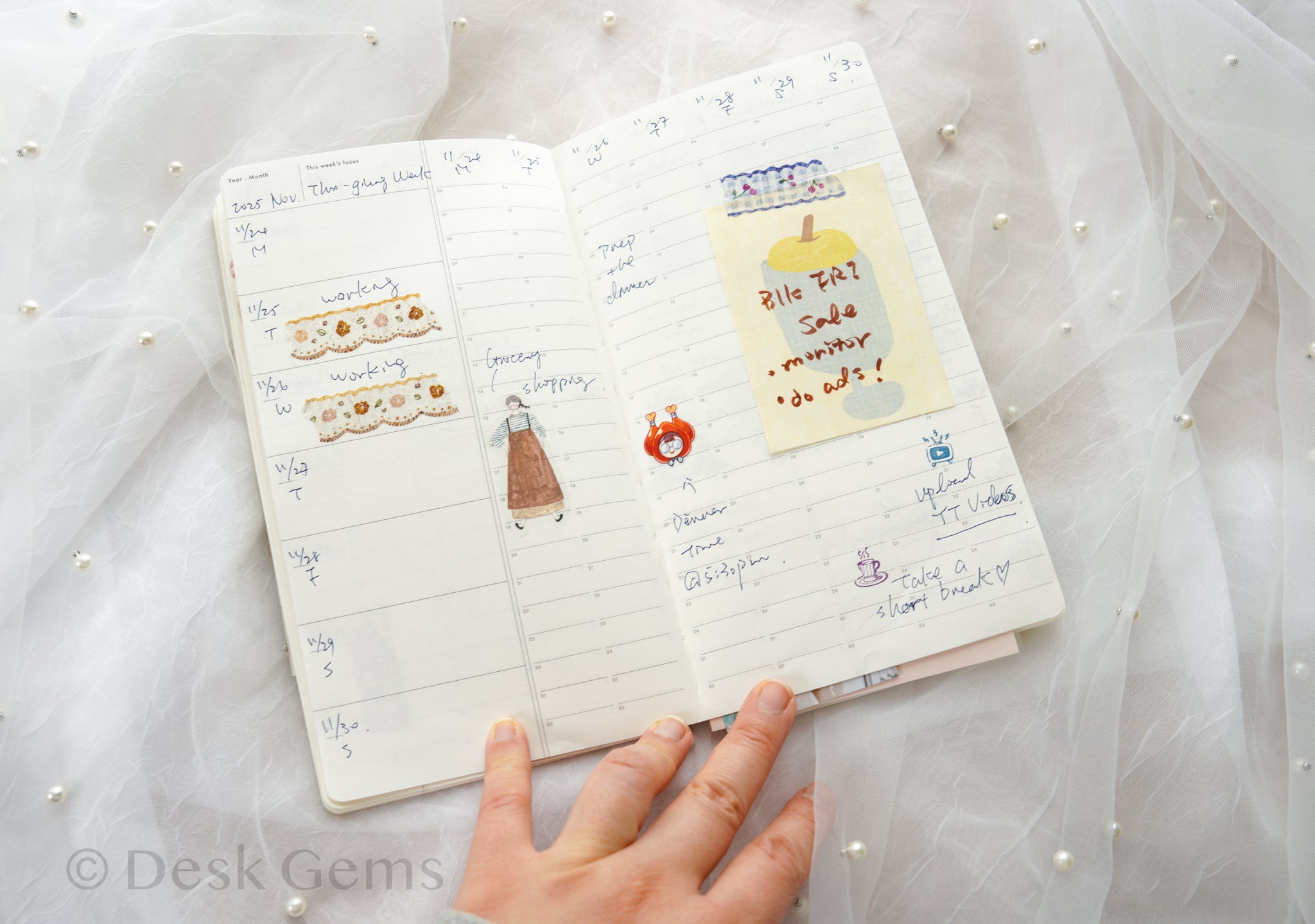 Analogue Keeper Undated Space Diary - 1 Year – Desk Gems