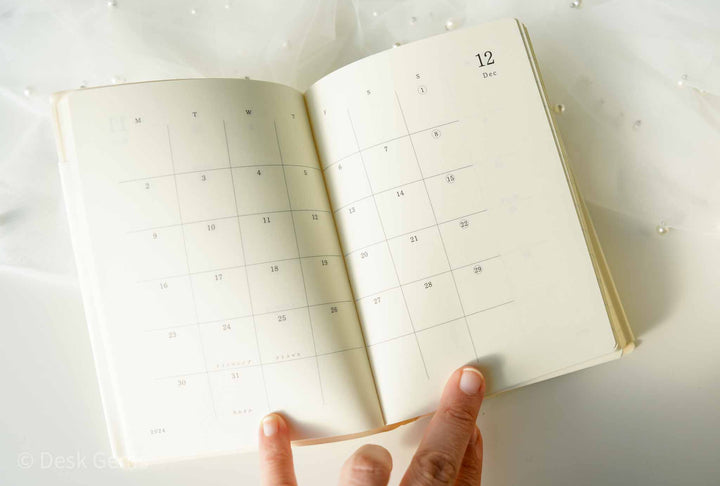 MD Notebook Diary 2024 - One Day One Page 