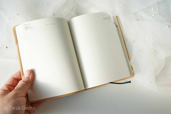 Midori Hibino 2024 Planner - One Day Two Page