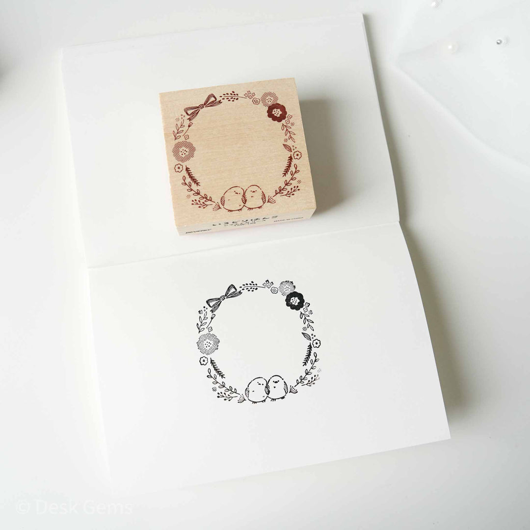 Beverly Original Rubber Stamp - Birdie - Flower Frame