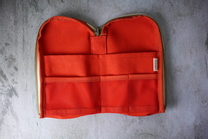 Hinemo Standing Pen Pouch