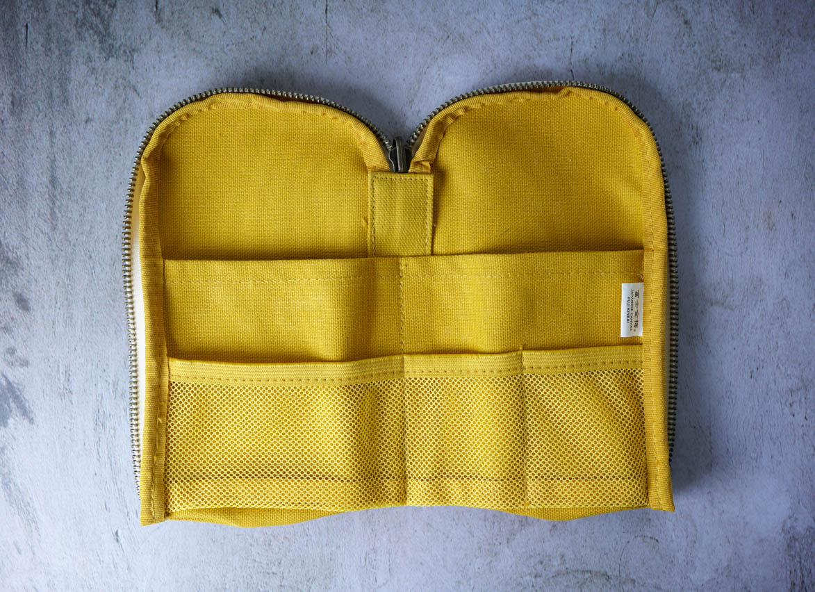 Hinemo Standing Pen Pouch