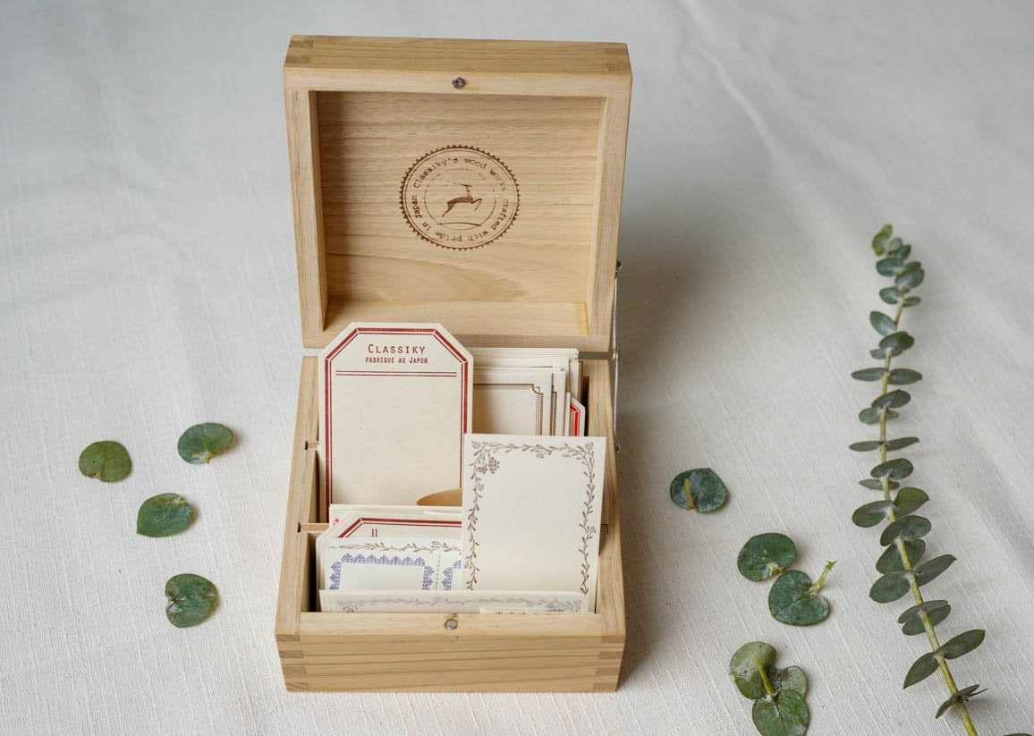 Classiky Chestnut Card Box