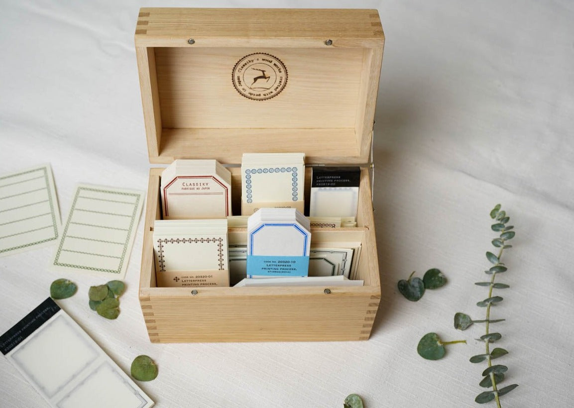 Classiky Chestnut Postcard Box