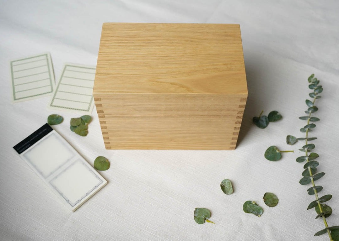 Classiky Chestnut Postcard Box