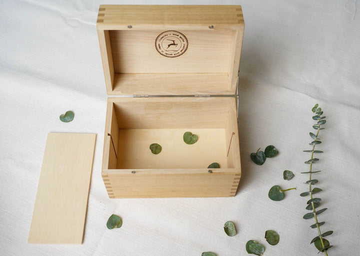 Classiky Chestnut Postcard Box