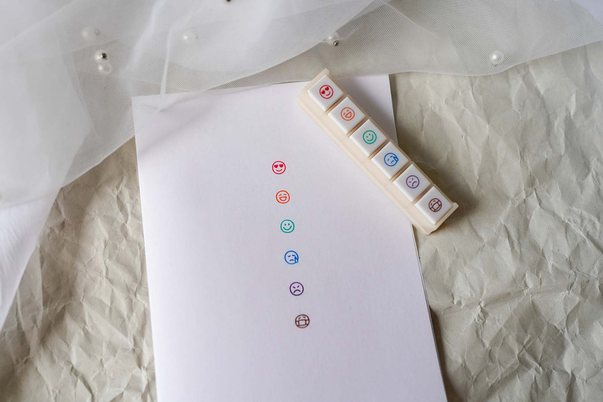 Kodomo No Kao Pochitto6 Portable Push-button Stamp - Emoji