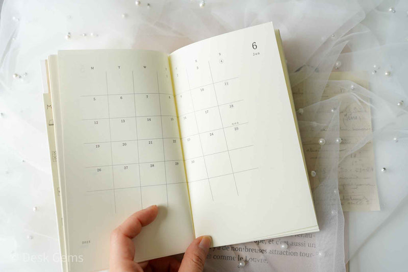 MD Notebook Diary 2023 - B6 Monthly & Memo